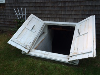 Old bulkhead, open view